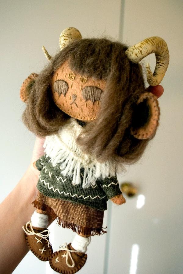 the den tree felt doll hand sewing pattern & printable pdf WITH instructions / tutorial